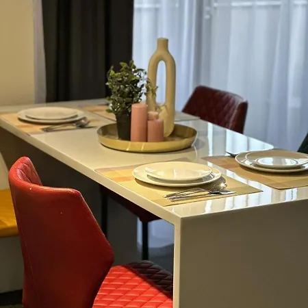 Lägenhet Luxury & By Glam - Parking Free 3*