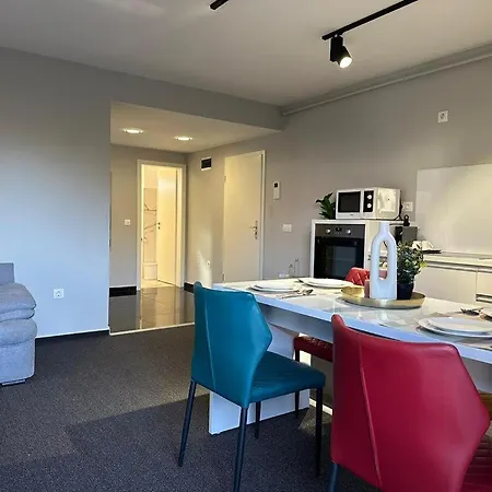 Luxury & By Glam - Parking Free Lägenhet