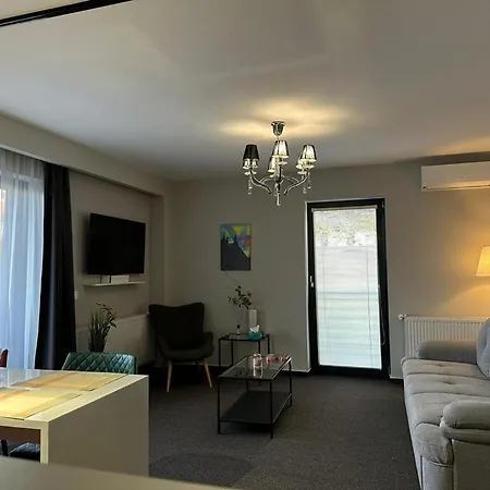 Luxury & By Glam - Parking Free 3* בראשוב