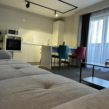 Luxury & By Glam - Parking Free Braşov