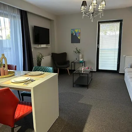 Luxury & By Glam - Parking Free Lägenhet