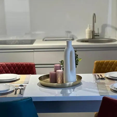 Lägenhet Luxury & By Glam - Parking Free 3*