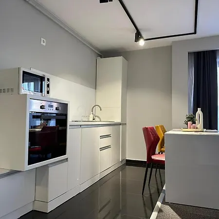 Luxury & By Glam - Parking Free Lägenhet 3*