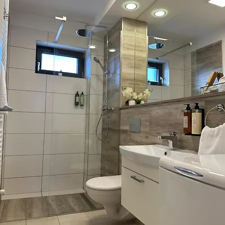Luxury & By Glam - Parking Free 3* בראשוב