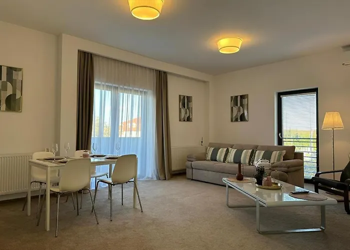 Luxury & By Glam - Parking Free