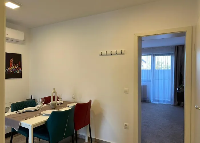 Luxury & By Glam - Parking Free 3* Μπρασόβ